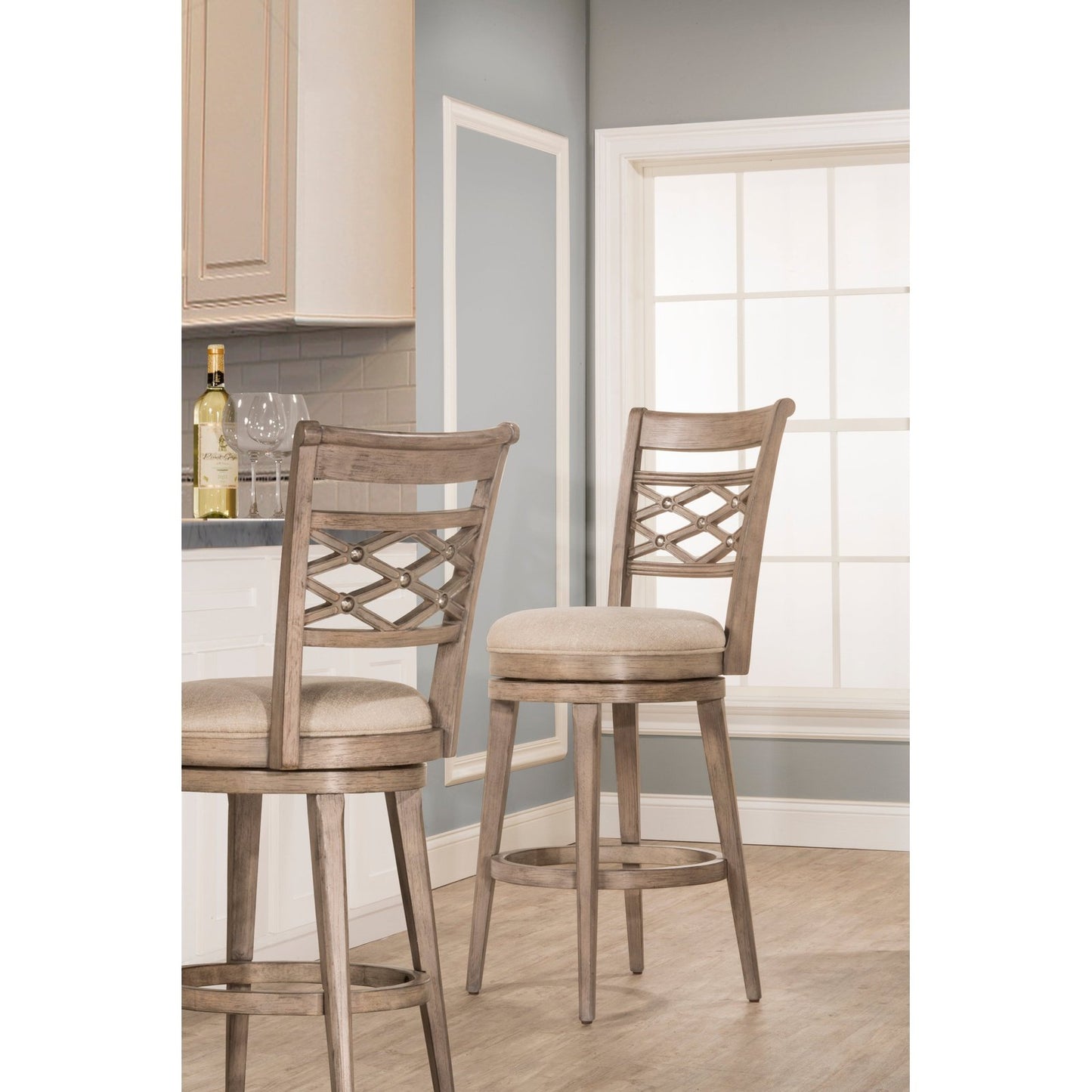 Hillsdale Furniture Chesney Wood Bar Height Swivel Stool, Weathered Gray