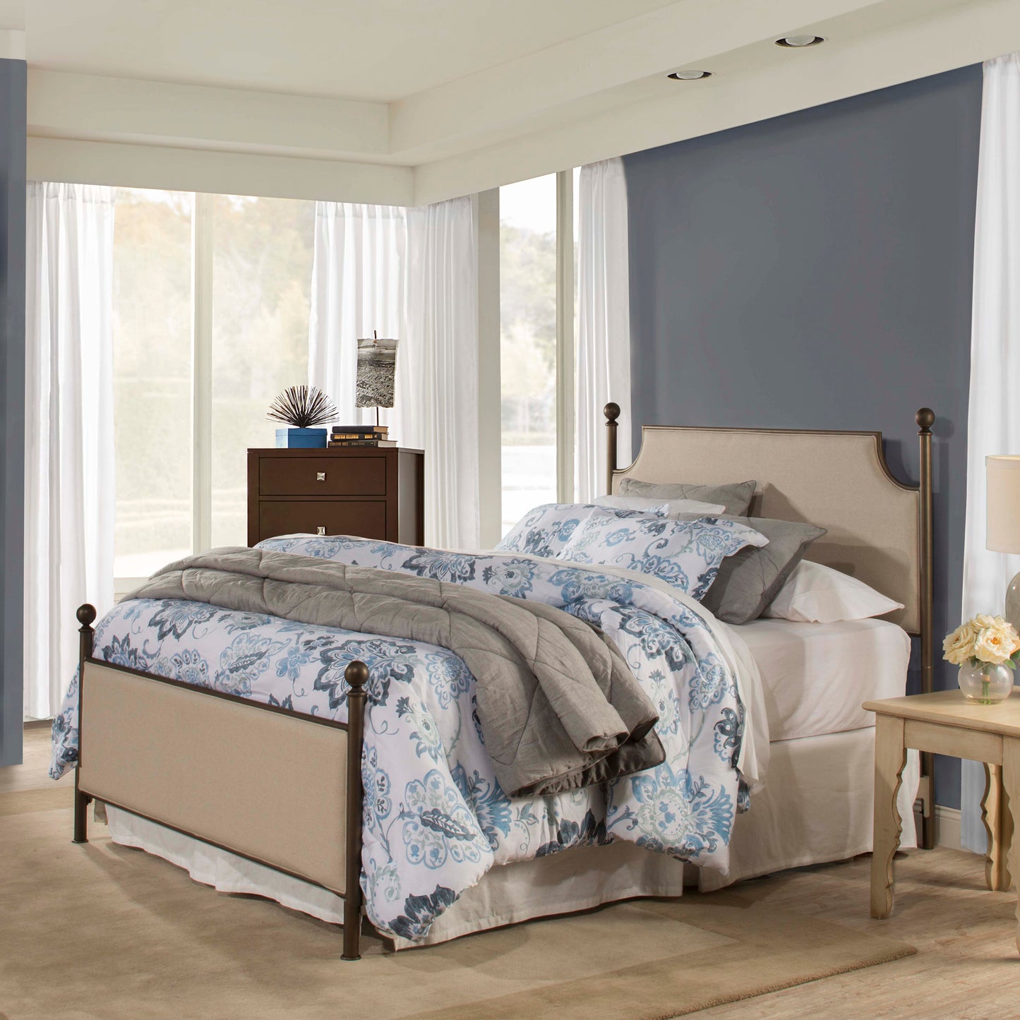 Hillsdale Furniture McArthur Queen Metal and Upholstered Bed, Bronze with Linen Stone Fabric