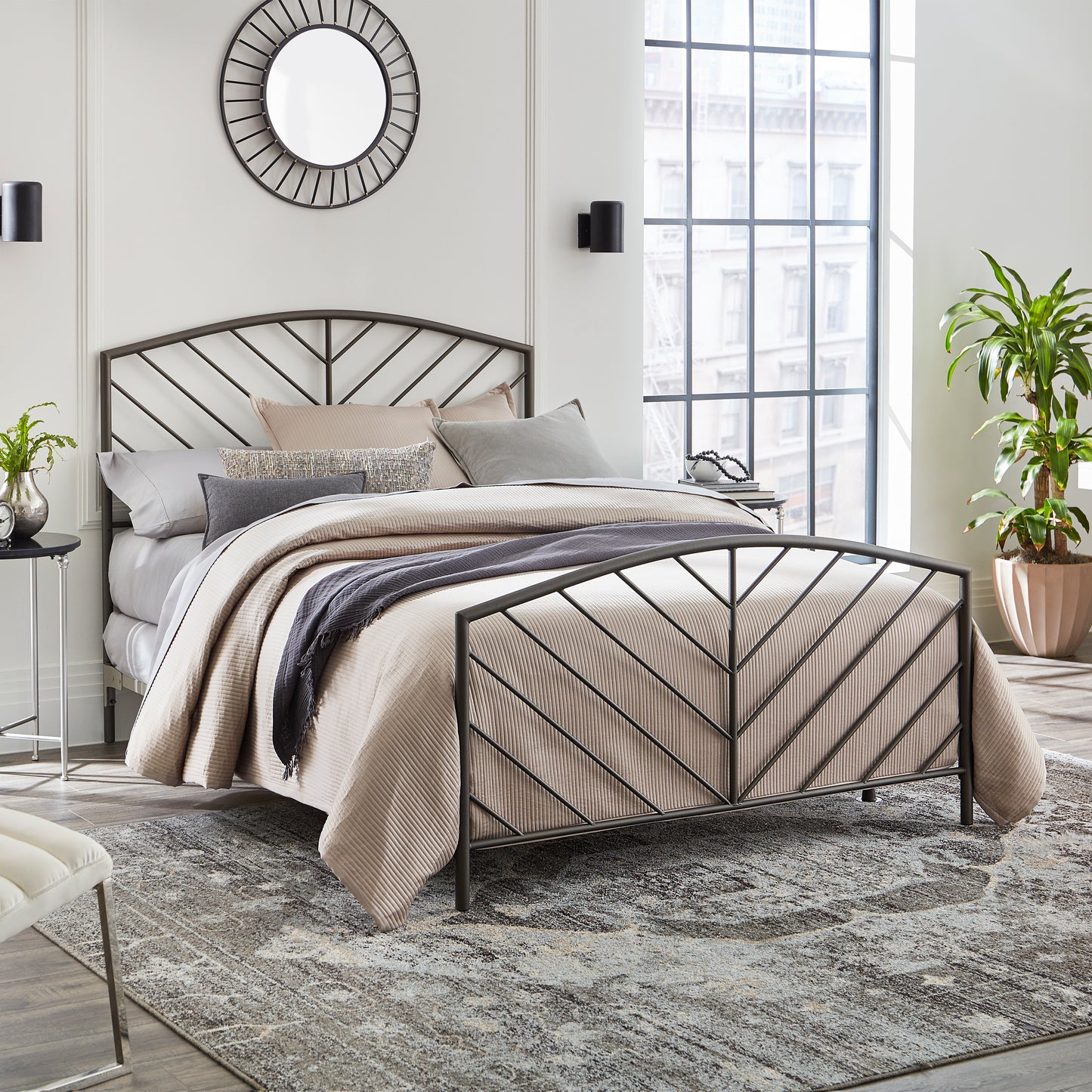 Hillsdale Furniture Essex Metal Queen Bed, Gray Bronze