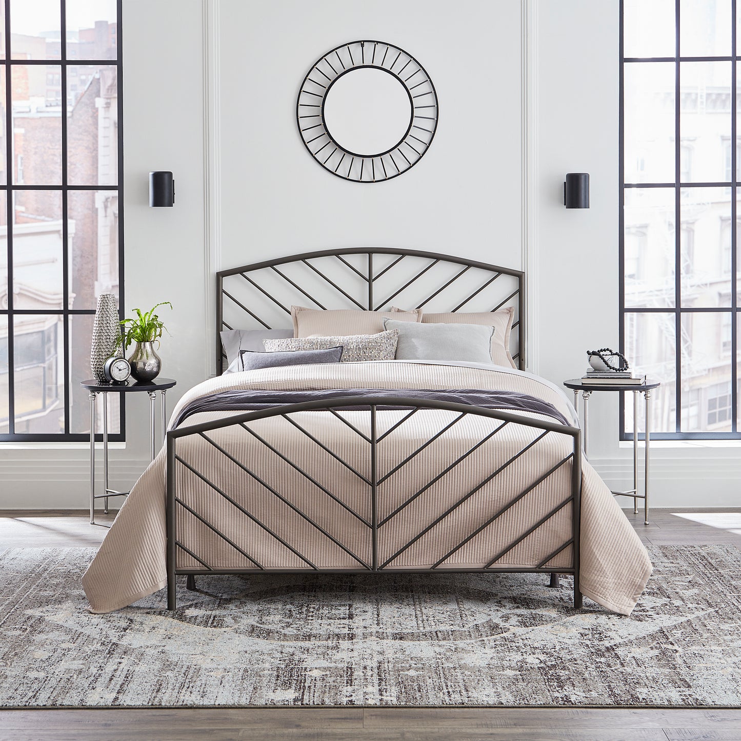 Hillsdale Furniture Essex Metal Full Bed, Gray Bronze